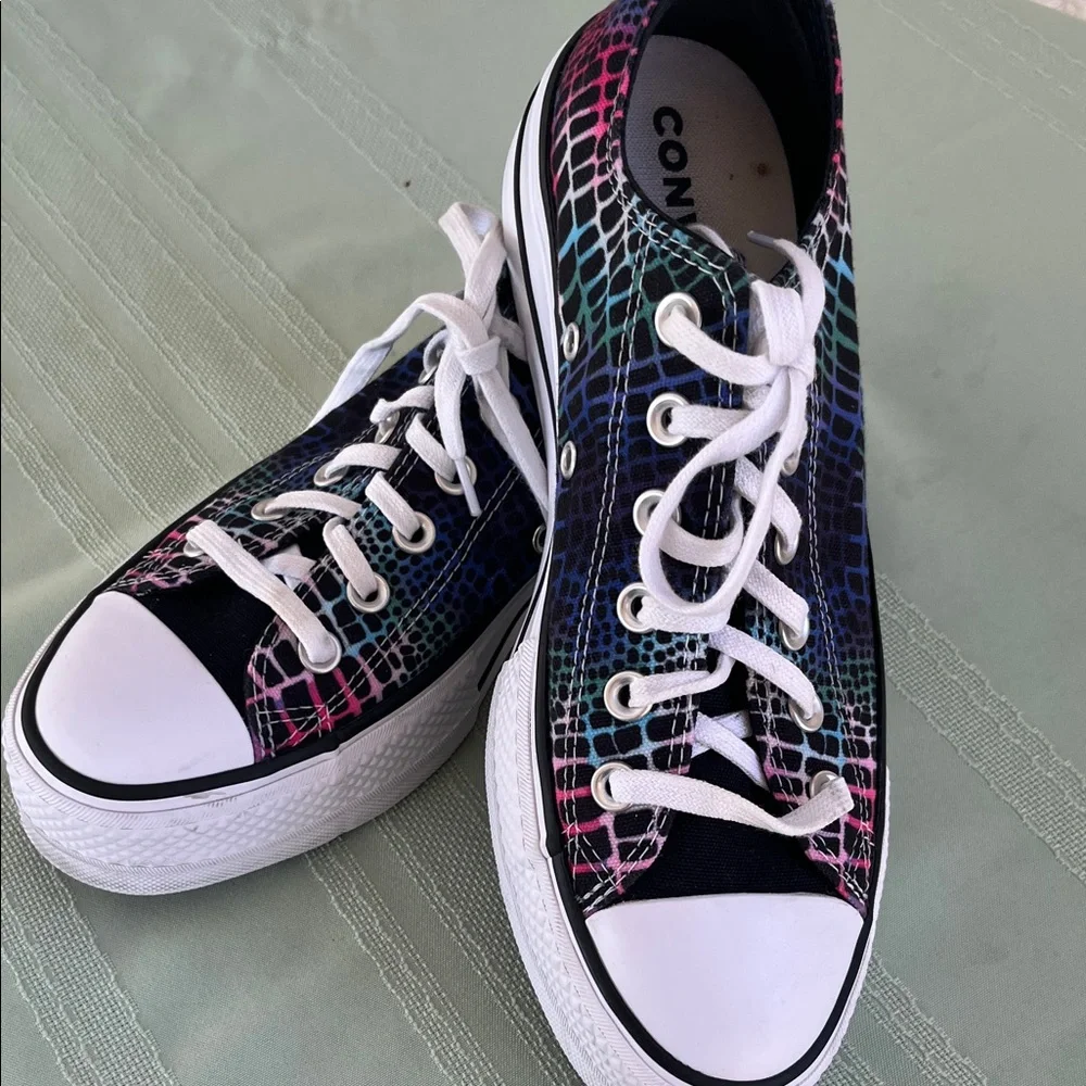Converse Low Top Sneakers Black with Pink and Blue Gradient Croc Print Size 8 - Picture 8 of 8